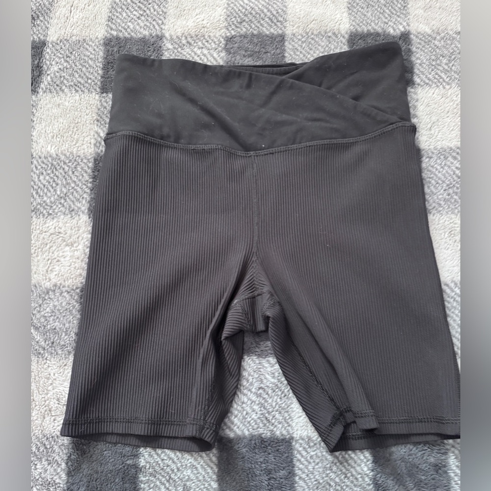 Athleta Elation Crossover Rib 7” Short/ Bike Shorts-Medium